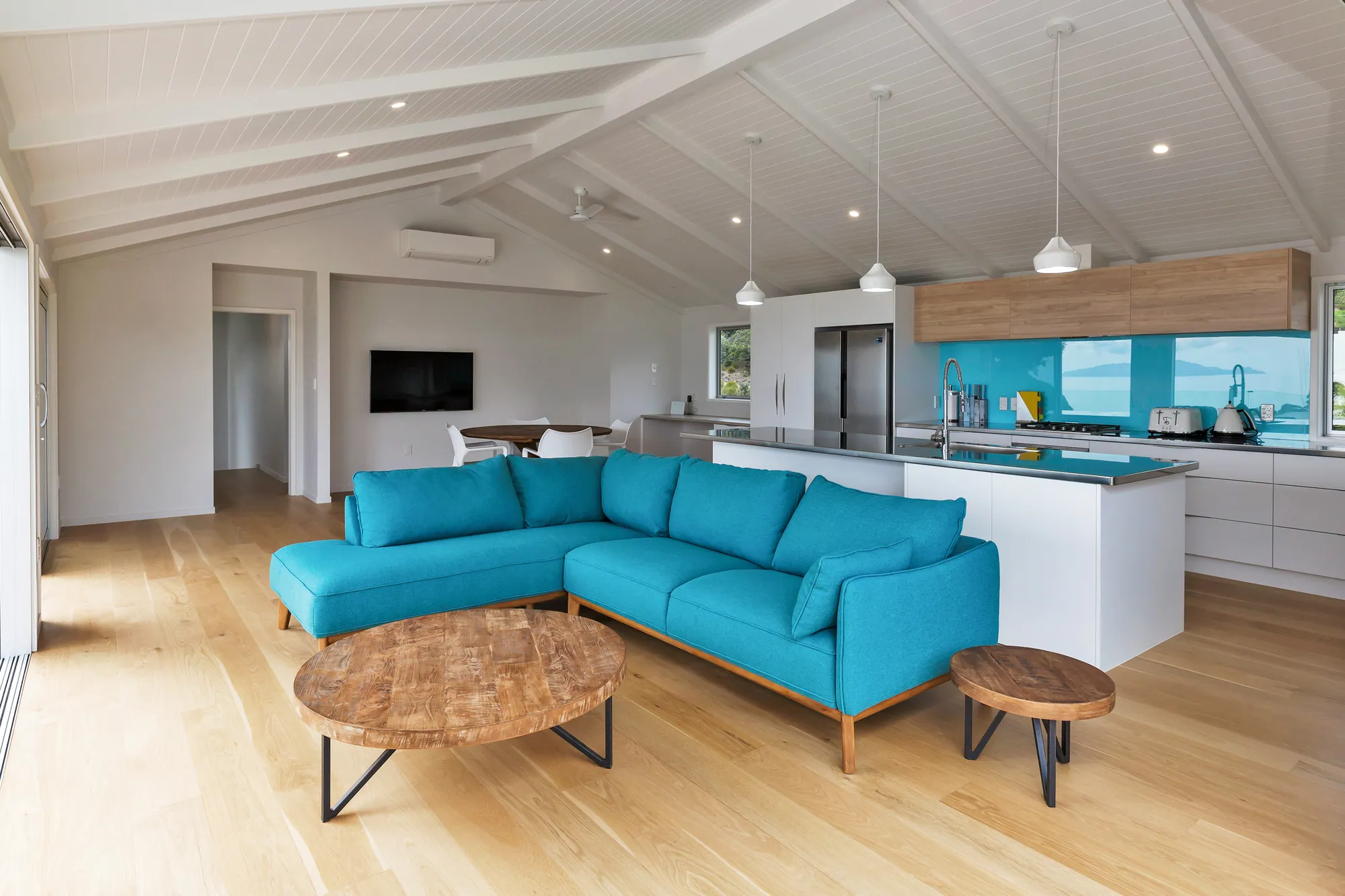 Contemporary Northland home with landscaped approach